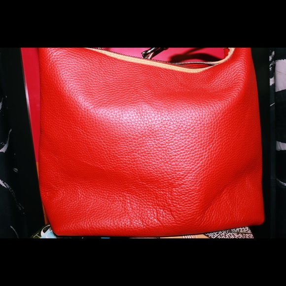 NEW DOONEY & BOURKE PEBBLE GRAIN PAIGE SAC IN RED - Picture 9 of 10